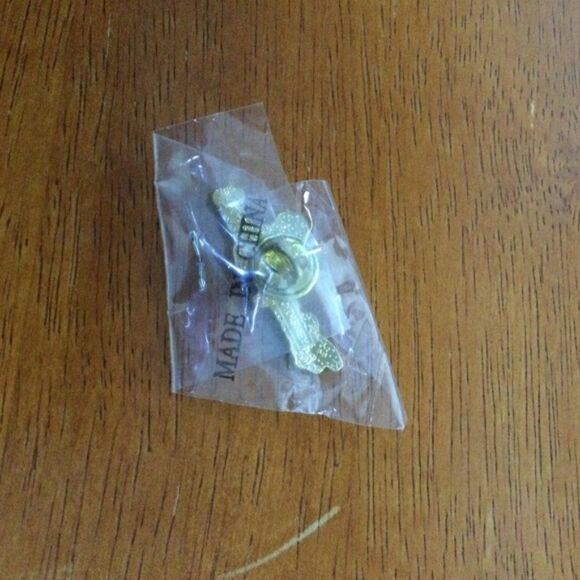 🆕 Disney Quest Collectible Pin #632 - Picture 2 of 2